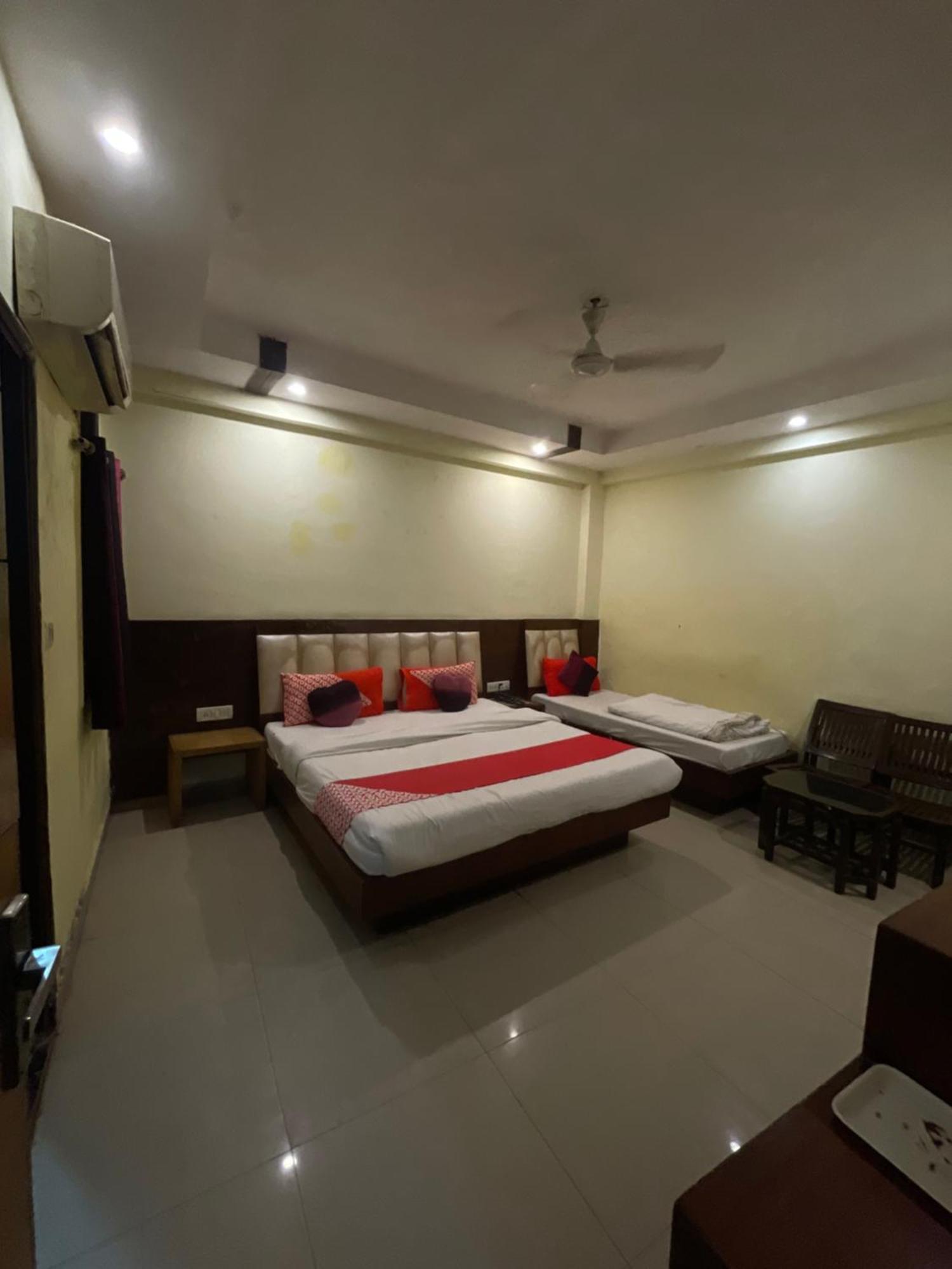 Hotel Golden Gate Νέο Δελχί Εξωτερικό φωτογραφία
