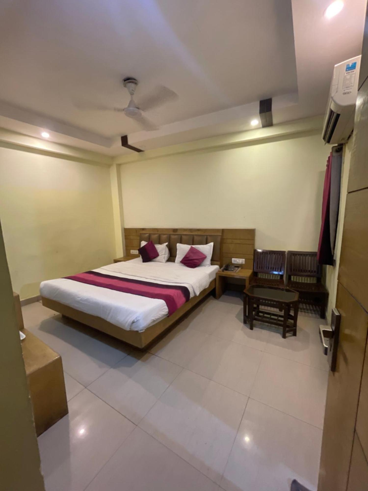 Hotel Golden Gate Νέο Δελχί Εξωτερικό φωτογραφία