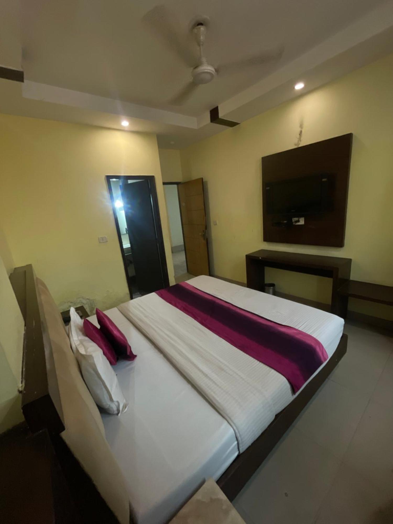 Hotel Golden Gate Νέο Δελχί Εξωτερικό φωτογραφία