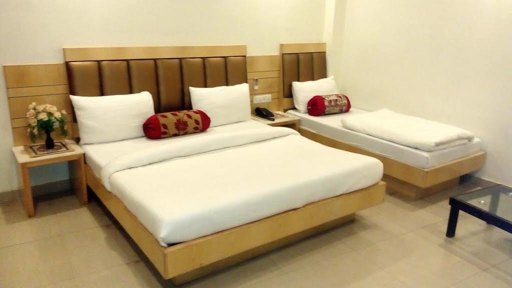 Hotel Golden Gate Νέο Δελχί Εξωτερικό φωτογραφία